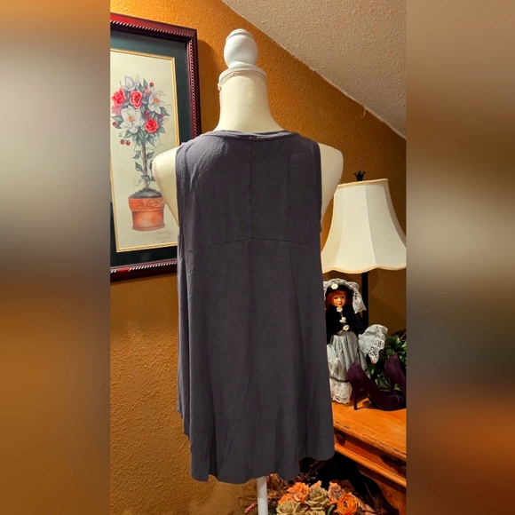 TWO - Time and Tru sleeveless blouse, one black and one grey, size large - Picture 5 of 6